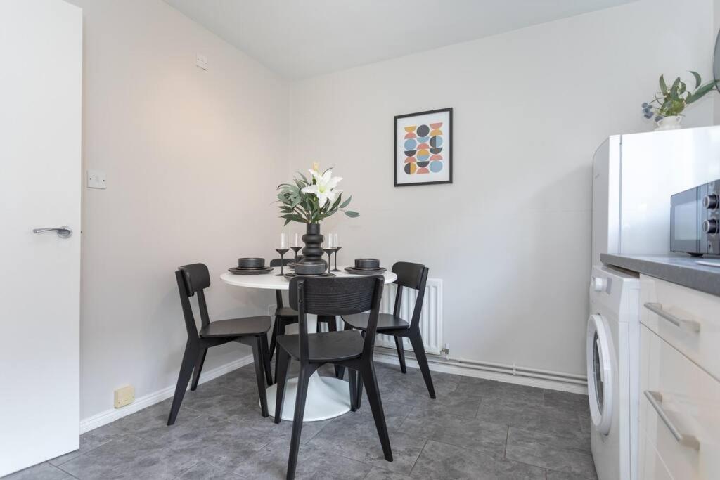 Templepatrick Family Home Beside The Rabbit Hotel 외부 사진